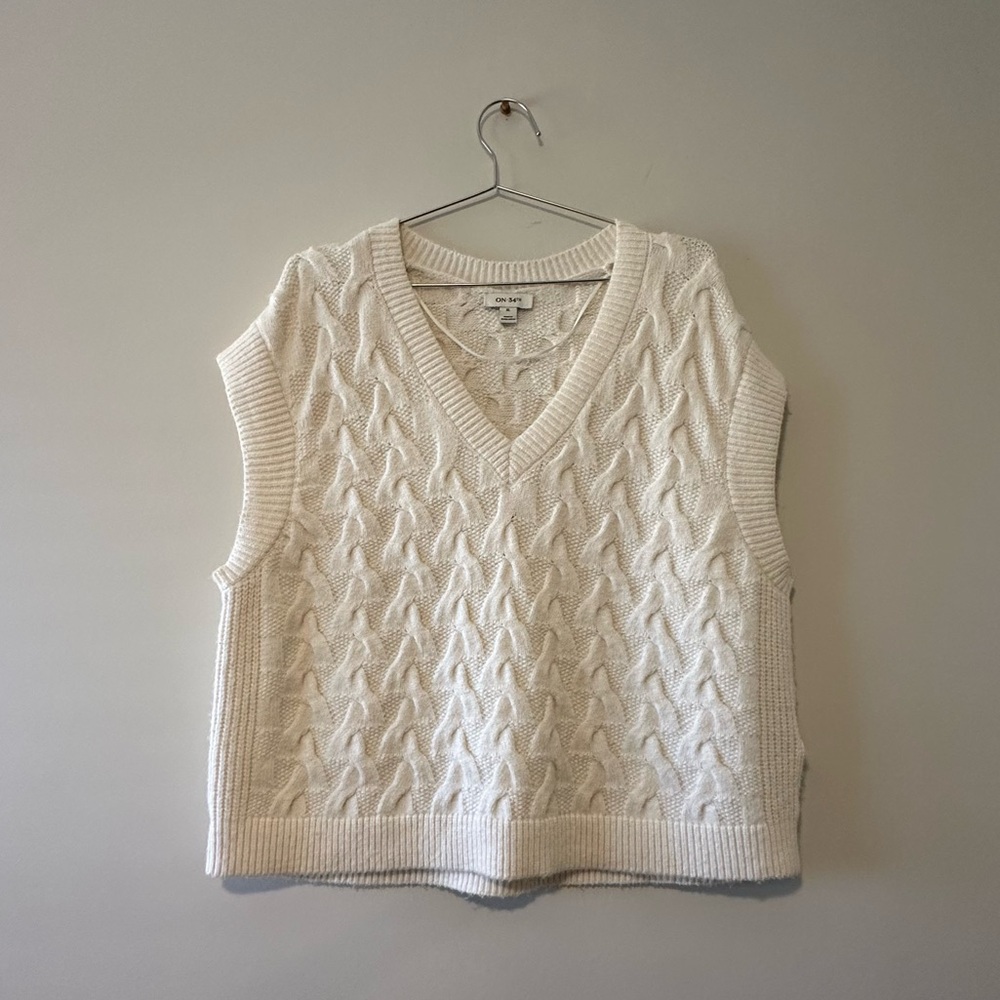 Macy’s On 34th Cream Cable Knit Sweater Vest